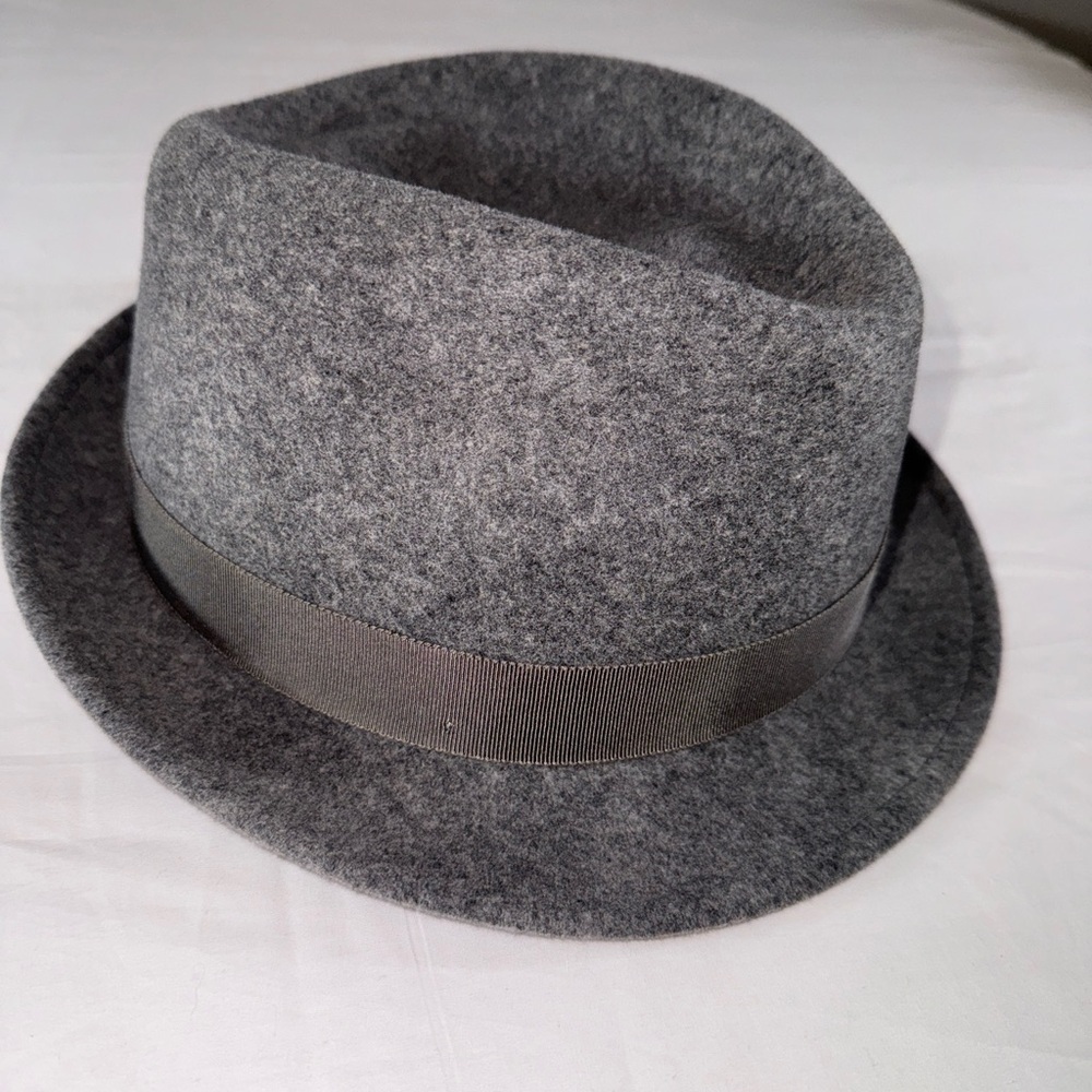 Bailey of Hollywood Size XLarge 100% Wool WYNN